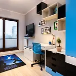 Elegant Business Accommodation With Parking - By Upstairs